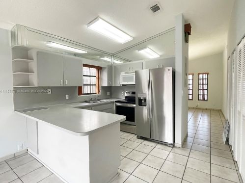 2666 72nd St, Hialeah FL  33016-5419 exterior