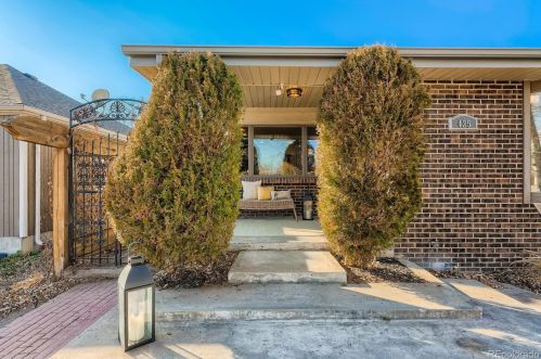425 Jasmine St, Denver CO 80207-2818 exterior
