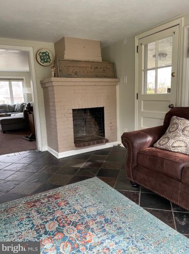 3212 Hilltop Rd, Newtown Square PA  19073-4207 exterior