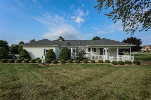 6850 Castlewood Dr, Carroll OH  43112-9786 exterior