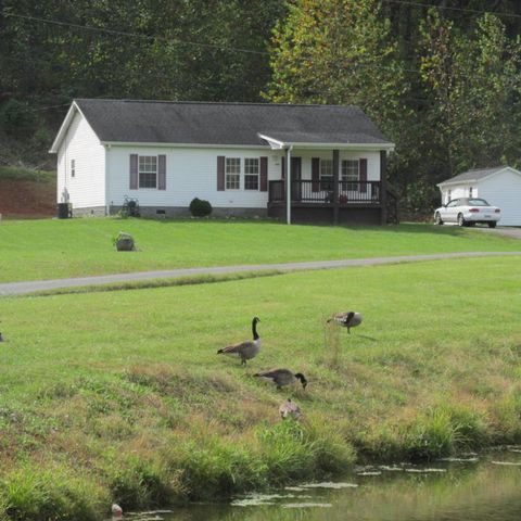 2643 Rutrough Rd, Roanoke VA  24014-6325 exterior