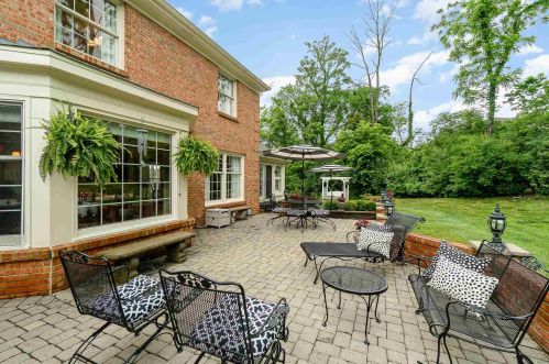 1070 Tudor Ln, Florence KY  41042-9647 exterior