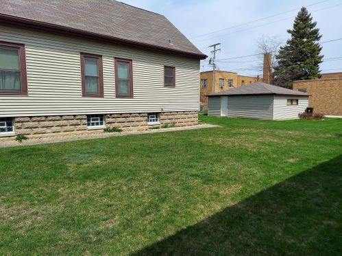 2016 68th St, Milwaukee, WI 53213-1904