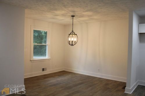 1146 Redwine Rd, Fayetteville GA  30215-2343 exterior