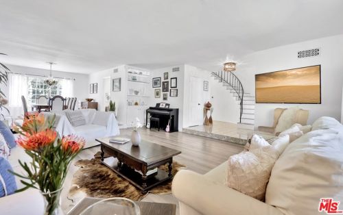 5306 Cangas Dr, Calabasas CA 91301-2308 exterior