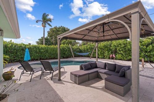 413 Philadelphia Dr, Jupiter FL  33458-4245 exterior