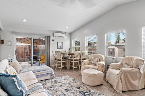 785 102nd Ave, Naples, FL 34108-3214