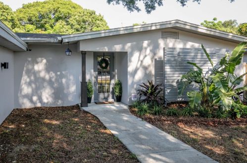7830 46th Way, Pinellas Park FL  33781-2440 exterior