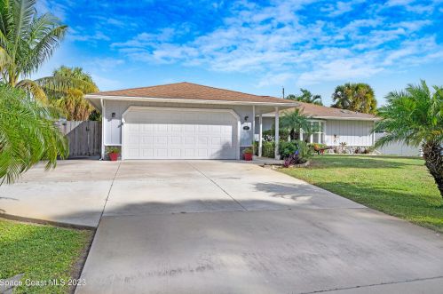 221 Degan Pl, Sebastian FL  32958-4509 exterior