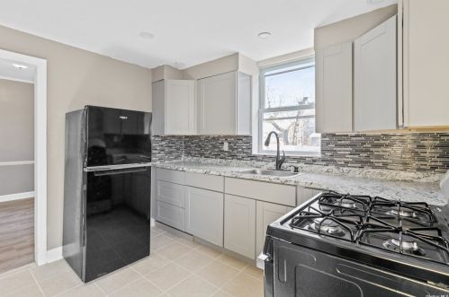 56 Wellington Rd, Floral Park NY  11003-1414 exterior