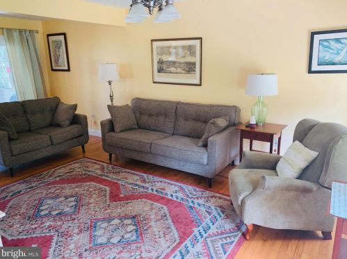 18 Whitescreek Ln, Millville, DE 19970-9240
