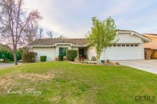 5920 Baywood St, Bakersfield, CA 93309-8713