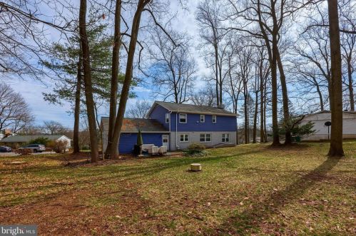 1449 Jill Dr, Hummelstown PA  17036-9005 exterior