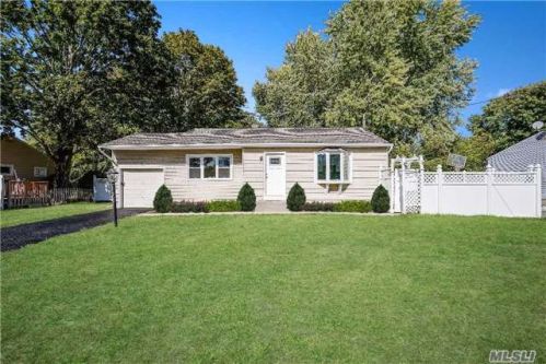191 Clarissa Dr, Bayshore, NY 11706-2106