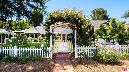 15110 Sutton St, Van Nuys, CA 91403-4048