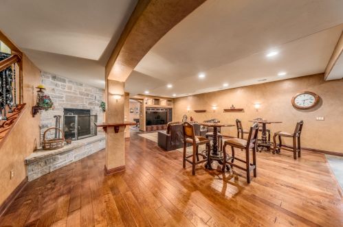 603 Thornbush Cir, Chenequa WI  53029-8648 exterior