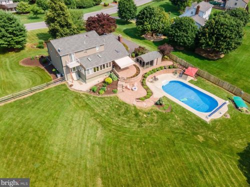 16 Buck Run, Swartzville, PA 17569-9003