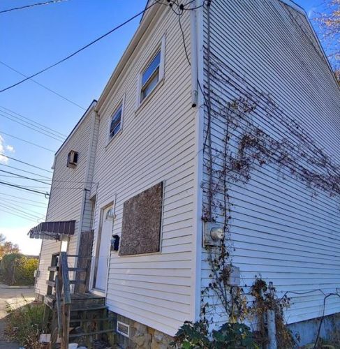 2102 Alroy Way, Pittsburgh, PA 15212-3201