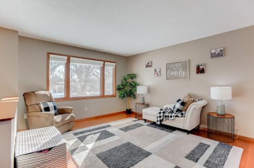921 127th Ave, Minneapolis, MN 55434-3186