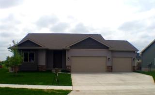 705 Raymond Dr, Twin View Heights, IA 52333-4700