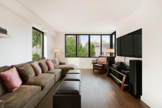 211 13th St, New York NY  10003-5602 exterior