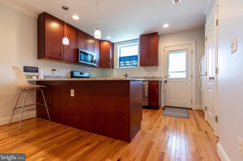 561 25th Pl, Washington DC  20002-4819 exterior