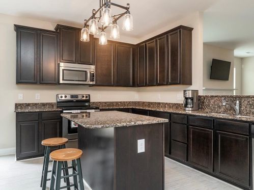 107 Vw Dr, Burlington NC  27215-4694 exterior