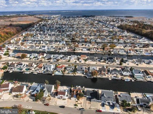 106 Moorage Ave, Berkeley Township NJ  08721-1879 exterior