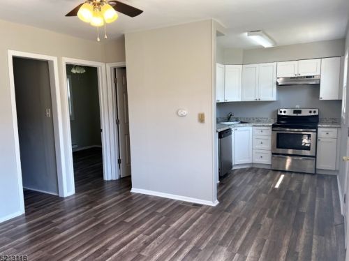 15 Carteret Rd, Hopatcong, NJ 07843-1005