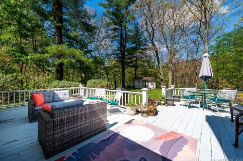 13 Dennison Rd, Essex CT  06426-1352 exterior