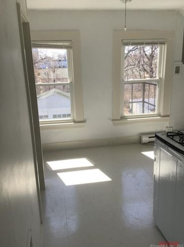 28 George St, Wallingford CT 06492-4008 exterior