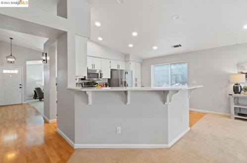 3889 Oak Grove Ct, Oakley CA  94561-4218 exterior