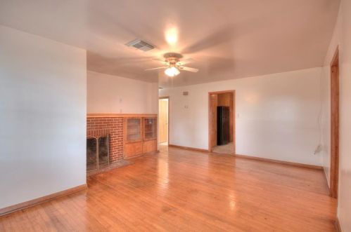 7933 Broadway St, Pearland TX  77581-7784 exterior