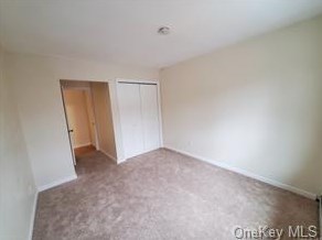 8 Sandburg Ct, Middletown NY  10941-1813 exterior