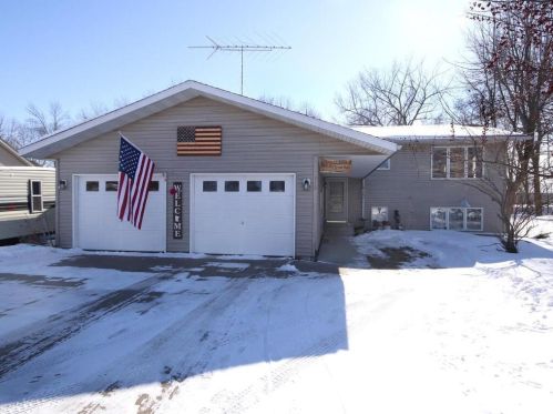 413 Countryside Dr, Montgomery, MN 56069-1728