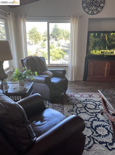 233 Menzel Rd, Hollister CA  95023-9745 exterior