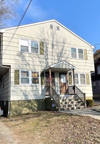 33 York St, Bridgeport, CT 06610-1924