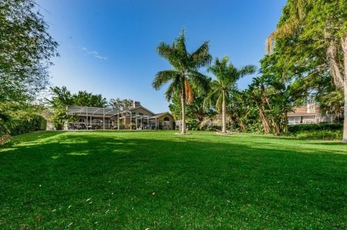 4811 Cross Pointe Dr, Oldsmar FL 34677-5202 exterior