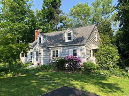 62 Maple Ave, Warwick, NY 10990-1020