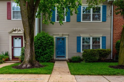 5 Beaumont Ct, Tinton Falls, NJ 07724-3815
