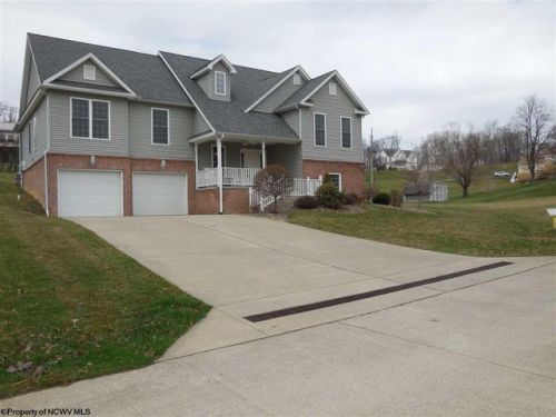 218 Kimberly Cir, White Hall, WV 26554-8013