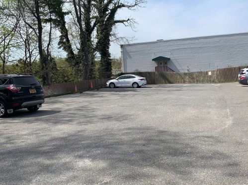 200 Middle Neck Rd, Great Neck NY  11021-1107 exterior