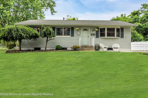 10 Trinity Pl, Jackson Twp NJ  08527-1822 exterior