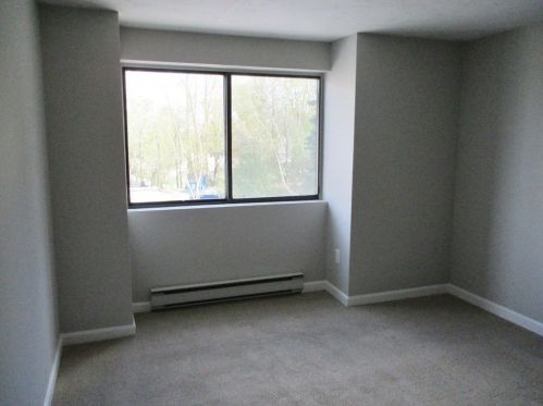 11 Hulbert Rd, Worcester MA 01603-1357 exterior