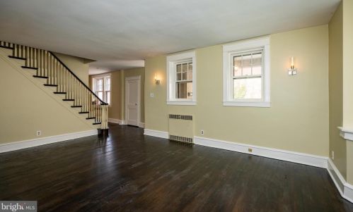 218 39th St, Wilmington, DE 19802-2332