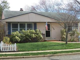 124 Mccutcheon Ave, Sayreville NJ  08872-1052 exterior