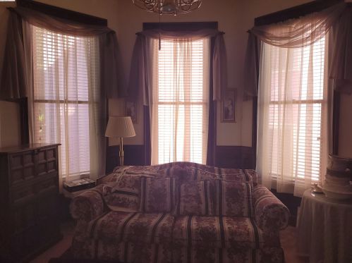 1231 Adeline St, Oakland CA 94607-2810 exterior