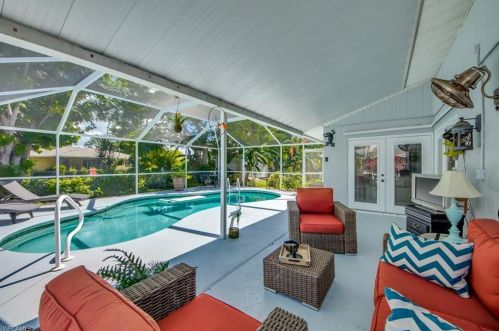 1139 13th Ter, Cape Coral FL  33990-3747 exterior