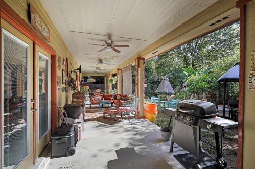 707 Main St, Waxahachie TX  75165-3233 exterior