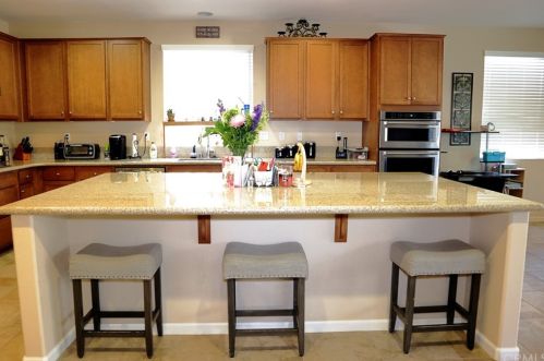 1360 Quince St, Beaumont CA  92223-8454 exterior